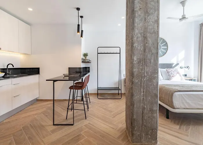 Goerlich By Alma Valensiya